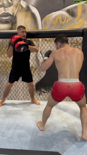 Thiago Moises Instagram - Contrato assinado. 8 de junho vamos pegar 🔥🔥🔥
Contract is signed . June 8th we’ll get the job done ⚔️🛡️
.
.
.
#mma #ufc #mmabrasil #ufcbrasil #mmabr #ufcbr #ufcfightnight #ufc300 #ufc301 #ufcfighter
