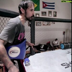 Thiago Moises Instagram - Raquetinha com o mosntro @thiagomoisesmma  PEGAAA