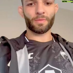 Thiago Moises Instagram - O leilão do meu kit de luta do UFC começa hoje!  100% do valor arrecadado será destinado à uma ONG que ajuda as crianças carentes através das artes marciais. Participe deixando um comentário ou me mande uma DM que entramos em contato. Com a sua ajuda, vamos ajudar essas crianças através do esporte.
.
The UFC Fight Kit auction starts today! 100% of the proceeds will be allocated to a project that assists underprivileged children through martial arts. If you want to participate leave a comment or send me a DM, and we'll get in touch. With your help, we will support these children through sports.
.
.
#lutapelobem #ufc #ufcleilao #ufcfightkit