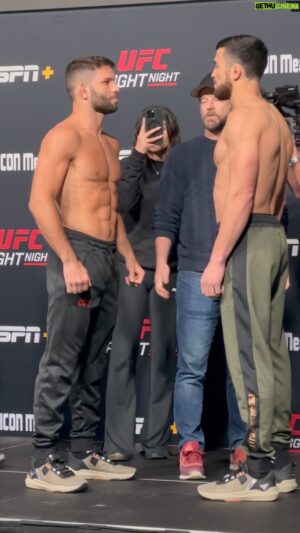 Thiago Moises Instagram - ENCARADA FEITA! @thiagomoisesmma encara Mitch Ramirez no #ufcvegas88