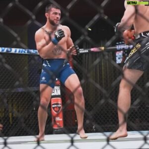 Thiago Moises Instagram - Las Vegas Dump 🦵🪓🎰🍀🔨 #mma #ufc
Swipe 👉
Arrasta 👉