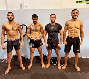 Thiago Moises Instagram - Sparring day hoje com esse squad! Teve mais gente mais não saiu na foto 😅