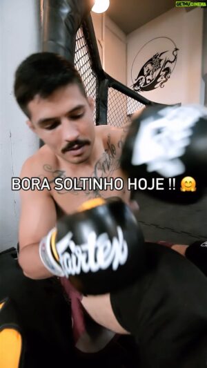 Thiago Moises Instagram - Nunca é soltinho 🤣🤣

Marca aí sua dupla que combina um soltinho e depois vira quebradeira 👇🏾😅

#mma #meme #engraçado #luta #amigo