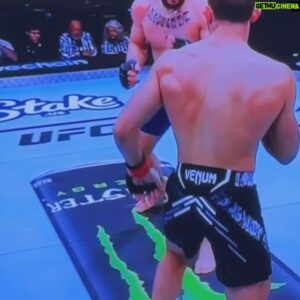 Thiago Moises Instagram - Las Vegas Dump 🦵🪓🎰🍀🔨 #mma #ufc
Swipe 👉
Arrasta 👉
