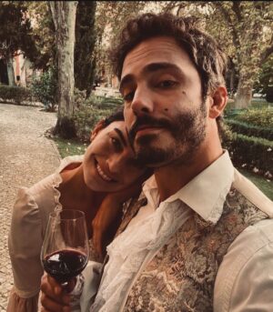 Thiago Rodrigues Instagram - Com minha parceira @joanabalaguer em Lisboa em 2020 trabalhando com estilo... 
Para os mais antigos, Jaque e Bernardo... 

#tbt