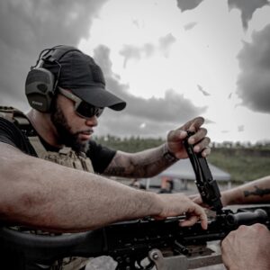 Thiago Santos Instagram - The Expendables 💀
.
Os Mercenários 💀
.
(M240 Machine Gun)
@tee_gun_vault 
@thevaultff 
@guarddogbodyarmor 
📸 @mariannakheyfets @ebmidia