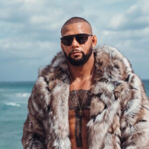 Thiago Santos Instagram - Top model or Actor? 😎
.
Modelo ou Ator? 😎
é “O PAI TÁ ON”que se fala? 😅
.
.
📸 @valuxmedia 
@spirithoods