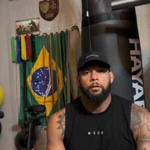 Thiago Santos Instagram - Toda ajuda é NECESSÁRIA, IMPORTANTE, E MUITO BEM VINDA 
@negodioficial 
@badincolono