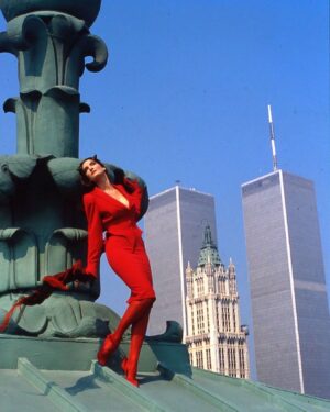 Thierry Mugler Instagram - ✨👄✨ forEVER in my heart 💔💗💔 1988 #MuglerPhotographer  #Muglerized #NYC 💗 #CarolWilson en « tailleur vampire » - les Infernales collection 📸 @manfredthierrymugler #mugler #thierrymugler #manfredthierrymugler #muglerarchives #corset #wtc #worldtradecenter #911
 ©Thierry Mugler 
Manager : @jbrougeot #jbrougeot