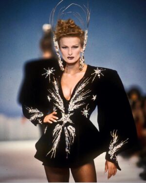 Thierry Mugler Instagram - ✨💗✨ Winter #Couture - 1986
.
#mugler #thierrymugler #manfredthierrymugler #muglerized  #muglerarchives 
Manager : @jbrougeot #jbrougeot