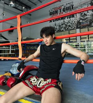 Thinnaphan Tantui Instagram - กางเกงก็แดง ไม่มีแรงได้ไง🥊😰