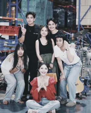 Thiti Srinuan Instagram - มิ ต ร ภ า พ 💚