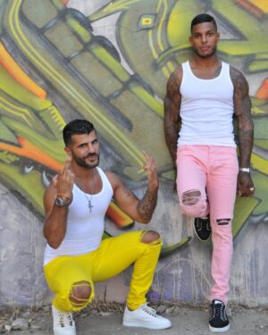 Thomas Adamandopoulos Instagram - Il paraît qu’on ne peut pas plaire à tout le monde... Dieu merci car plaire à tout le monde c’est plaire à n’importe qui....!! #Shooting #Travel #Goal #Mood #BadBoy #Street #Fight #Life 
 
Sapes : @misterfashion.fr 

Crédit : @johnhartfr
