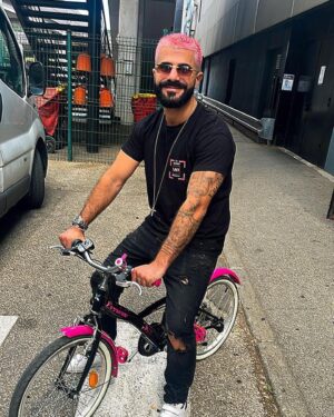 Thomas Adamandopoulos Instagram - Pink StYle ☀️🌈⚡️✝️🩷
Summer 2k23 
#Summer #Goal #Pink #Hair #Bike #GTA #Party #Mood #Travel #Marseille #City