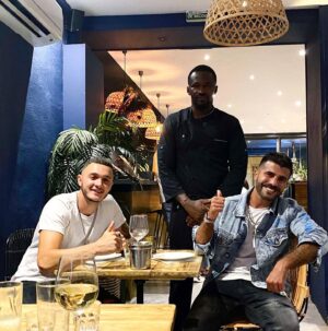 Thomas Adamandopoulos Instagram - Je me languis que tu rentres mon frère @lakhdar_rahim et bien sûr on retournera se casser le bidon au @lerestaurant24 et mercéééééééé la zone profitez bien des beaux jours et des personnes que vous aimez 😘❤️ #Brother #Summer #2k20 #Resto #Mood #Trip #Goal #Love #Hate