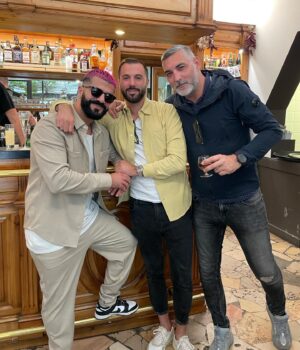 Thomas Adamandopoulos Instagram - Une journée de Vikings comme on les aiment surtout quand c’est les préludes de l’été comme ça où il fait bon y vivre chez nous à Marseille entre amis comme on les aiment !! ☀️🔥 @theogimenez @fabulus13 #Summer #Apero #Resto #Goal #Travel #Pool #Mood #Sun #Friends #Marseille