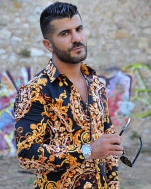 Thomas Adamandopoulos Instagram - Nous sommes subjugué par ce que nous voyons et indifférent à ce que l’on ne vois pas, pourtant tout ce qui se voit est éphémère tandis que ce qui ne se vois pas est éternel... Bon dimanche la miff ❤️

 #Shooting #Mood #Goal #Sun #Summer #2K20 #Fight #Style #Travel #Love #Hate 

Crédits : @johnhartfr 

Sape : @misterfashion.fr ❤️