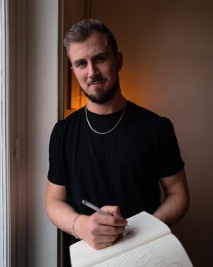 Thomas Brag Instagram - Well… We are finally doing this.

After 8 years of growing, learning and experimenting on YouTube.  8 million subscribers later,  1 billion long-form views, a feature length documentary in theaters and in my opinion the most impactful community on YouTube… 🚀

We are launching our very first story-telling bootcamp 🍿 This isn’t a regular pre-recorded course giving you a step-by-step process to “success”. This is 6 weeks, twice a week, of live learning from myself, @ammar @campeddle @thomasdajer and other members of the @yestheory team letting you into our process like we’ve literally never done before. I think the best part will be the community and collaboration that will flourish with all the other aspiring creators who join the experience thanks to the @Creator.Now platform. Watch parties together. Accountability. The list goes on. On top of that, those who join our course will get 1 year of @Creator.Now for free to learn from other creators and stay connected to the the community. 

Telling impactful stories requires intention. It requires a way of looking at the world and at the work that I haven’t seen anyone teach this way for YouTube before. 🌍

Spots are available RIGHT NOW. Kick-Off Live Session is on April 9th, first live session April 11th.

If you are at any point of your storytelling journey, searching for community or seeking to learn from us directly. This is the place. Now is the time.

Link in my bio. 🍿📽️🎬

📸 by @alexinhofficial