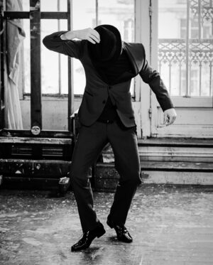 Thomas Dutronc Instagram - 2 magnifiques photos de @gillesmariezimmermann pour @parismatch en 2012 📷✨
@thomas.dutronc #photooftheday #photographe #blackandwhite #elegance #2012