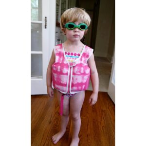 Thomas Gibson Instagram - happy daughter’s day 
#functionalANDfashionable