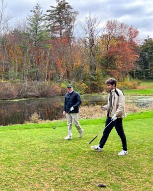 Thomas Gibson Instagram - Losing golf balls in New England with these goofballs ❤️