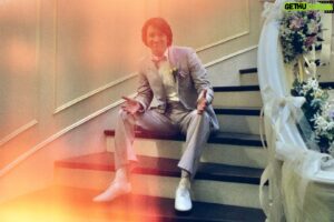 Thomas Mann Instagram - Last fall/winter I had the pleasure of shooting two incredible shows in LA simultaneously. My day job was @winningtimehbo and I moonlighted on @appletv ‘s #LessonsInChemistry. They both were released during the actor’s strike but I hope you check them out if you have not already!