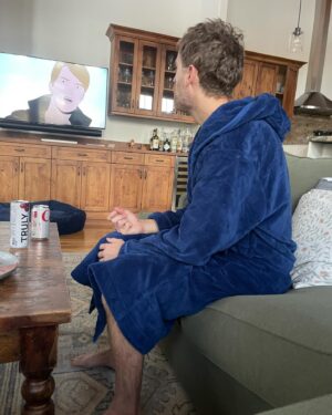 Thomas Middleditch Instagram - Thanks to sweet @cohenbilly for hosting a Breckenridge shred and to @joe_bennett_animation for giving me all the Scavengers Reign post ski vibes.