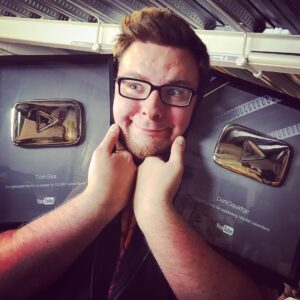Thomas Ridgewell Instagram - To celebrate finally receiving my two 100k YouTube plaques I thought today would be the perfect day to reach 100k Instagram followers. Whatcha think?? ;D