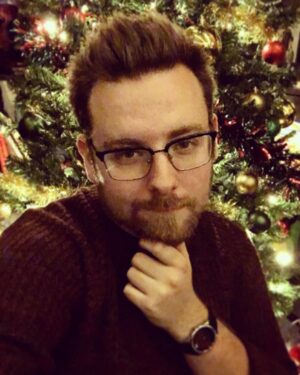 Thomas Ridgewell Instagram - I’ve spent too much of my life not celebrating Christmas to ever truly understand the magic of it but there’s one thing I’ve always loved and that’s the decorations. Love those twinkly mofos.