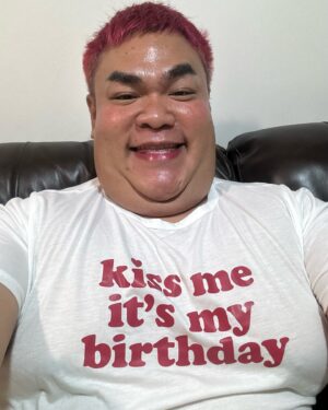 Thongchai Thongkanthom Instagram - เกิดแล้วจ้าาา ✨🎂🙏💖😍 #ขอบคุณทุกคำอวยพรน้าาาา ขอให้ทุกคนทั้งที่รู้จักหรือไม่ได้รู้จักก็ตาม มีความสุขสุดๆ ในทุกๆวันเช่นกันนะจ้าาาา 💖