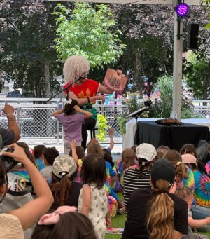 Thorgy Thor Instagram - Reading is WHAT? ….Fundamental!  Had such a blast @ StoryTime at @lincolncenter  Inspiring the next generation of little musicians !  Thank you @lizzobeeating for letting me sample your 🎵 for the kids ❤️…. they had a blast dancing and walking the runway!  We read BECAUSE by Mo Willems 📖. Keep reading and learning littles brats! 😜😜😜