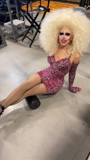 Thorgy Thor Instagram - Foam roller with @trixiemattel