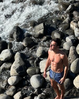 Tiago Aldeia Instagram - Alguém viu o inverno na Madeira? 😅🙌
.
#aldeiaontherocks