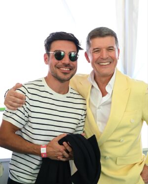 Tiago Aldeia Instagram - Hoje foi dia de Arraial, já cheira a Santos populares!! 🎉

#sic #grelhadeverao #comingsoon