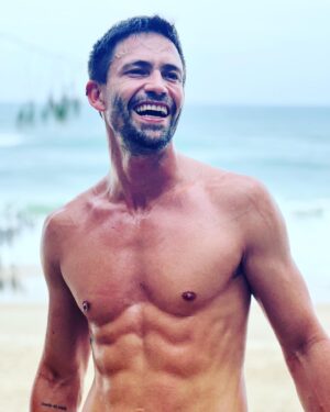 Tiago Correa Instagram - Praia!

Ese es mi hábitat 

Foto paparazzi de nuestras risas de @doracigirrulat 

#florianopolis 
#praia