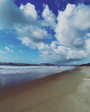 Tiago Correa Instagram - Praia!

Ese es mi hábitat 

Foto paparazzi de nuestras risas de @doracigirrulat 

#florianopolis 
#praia