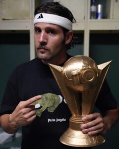 Tiago Paiva Instagram - Capitão orgulhoso da equipa. Fomos vencedores e só provamos que os streamers não saíem de casa e não têm ritmo . Para o ano há mais.