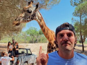 Tiago Paiva Instagram - Desliza para a esquerda 😅🦒
Ps: vídeo amanhã no canal!