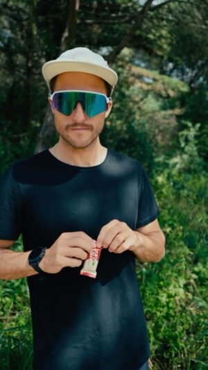 Tiago Teotónio Pereira Instagram - O novo Kitkat Mini White é o snack perfeito para todas as pausas. Energia para todos os treinos.  #kitkatportugal #mybreak pub