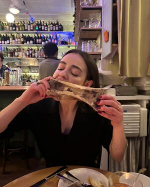 Tiana Tuttle Instagram - 🍖 happy holidays everyone 🦴