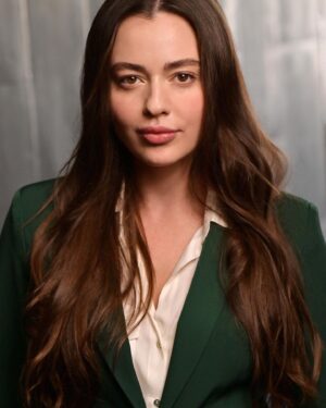 Tiana Tuttle Instagram - Lawyer or mobster?

New headshots by @bkheadshots