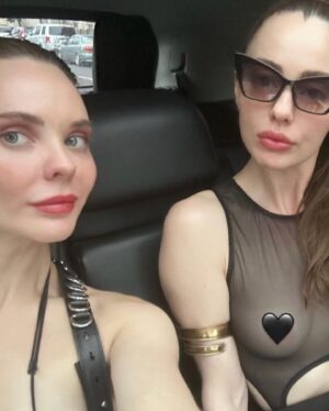 Tiana Tuttle Instagram - The only pictures we managed to get 🖤

Happy pride babes 👯‍♀️