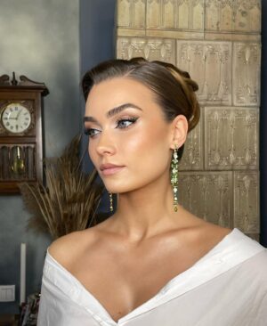 Tiana Upcheva Instagram - glam for the end of 2022. 
@avantgardebg 
make up • @caniceva 
jewelry • @swarovski
