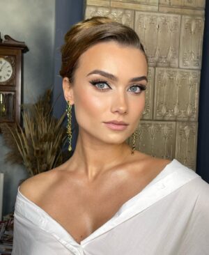 Tiana Upcheva Instagram - glam for the end of 2022. 
@avantgardebg 
make up • @caniceva 
jewelry • @swarovski