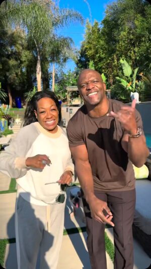 Tichina Arnold Instagram - We have been anxiously waiting to announce #EVERYBODY STILL HATES CHRIS - Animated series on @ComedyCentral - Yay! We are so excited about this new venture. For all of you lovely people that have rocked with us, you now get a chance to laugh at our animated characters. We appreciate your support. Let’s go!!! 

@cbstvstudios
#EverybodyStillHatesChris