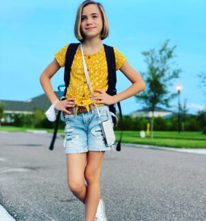 Tierney Smith Instagram - Life is good…especially on a Friday 😄 #happyfriday #helloweekend