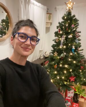 Tiffany Lonsdale Instagram - With the help of my darling friends I now have ornaments on (and pressies under!) my tree 🎄⭐️ Second slide shows everything is Lulu-approved 🐱