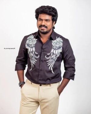 Tiger Thangadurai Instagram - Vanakkam friends🙏 I was overwhelmed by receiving all ur wishes on my BirthdaY😚 Taking this time to thank u all my friends,Fans, welwishers & familY💐ur wishes motivated me to Run fast to attain my goal 😘 Soon the birthday treat to u all r on d way by entertaining In upcoming shows &  great movies which wer very important in my career💗💥🎉 
Let's celebration beginS🎊

Lovvvvvvvvvvvveee Youuuuuuuuuu Makkaley🥰 

#thangadurai #birthday #birthdaywishes #buildup #lalsalaam #superstar #rajinikanth #vijaytelevision