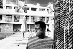 Til Schweiger Instagram - Chilling in Sioux Shoes by Til Schweiger at Barefoot Hotel, Portocolom. Life is beautiful! ❤️