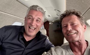 Til Schweiger Instagram - Lieber Daniel, danke für diesen wundervollen Flug in dieser wunderschoenen Maschine mit den zwei tollen Piloten und dem 1a Catering🌹🌹🌹! Das werde ich dir nie vergessen!❤️Dein Til! @hahnair.jets @daniel_rudas_